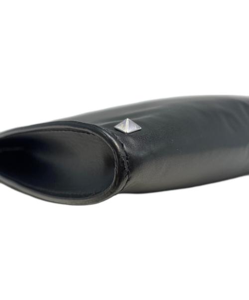 VALENTINO GARAVANI（ヴァレンティノ・ガラヴァーニ）VALENTINO GARAVANI (ヴァレンティノ・ガラヴァーニ) VLTN スタッズクラッチバッグ ブラックの古着・服飾アイテム