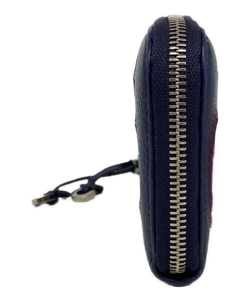 JIMMY CHOO（ジミーチュウ）JIMMY CHOO (ジミーチュウ) スタースタッズラウンドファスナー財布 ネイビーの古着・服飾アイテム