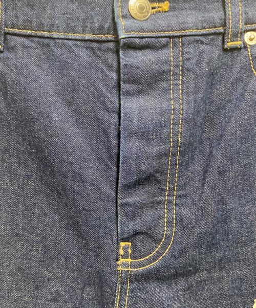 maison kitsune（メゾンキツネ）maison kitsune (メゾンキツネ) ロゴ刺繍デニムパンツ インディゴ サイズ:29の古着・服飾アイテム
