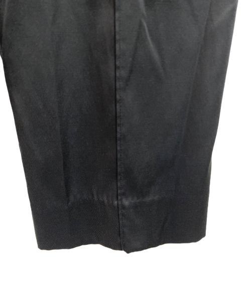 YORI（ヨリ）YORI (ヨリ) サテンセンタープレスワイドパンツ ブラック サイズ:34の古着・服飾アイテム