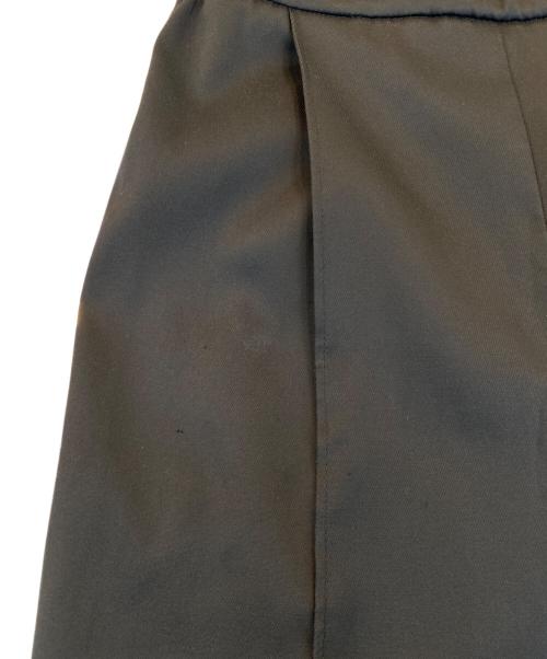 YORI（ヨリ）YORI (ヨリ) サテンセンタープレスワイドパンツ ブラック サイズ:34の古着・服飾アイテム