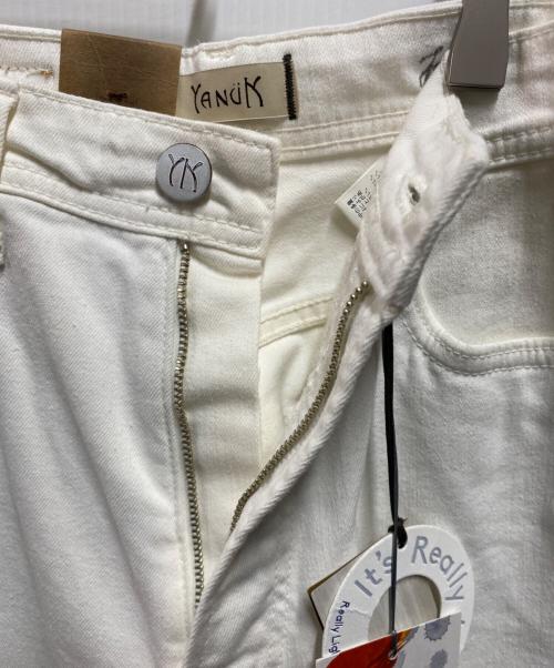 YANUK（ヤヌーク）YANUK (ヤヌーク) Really Light ルーズストレート ホワイト サイズ:22 未使用品の古着・服飾アイテム