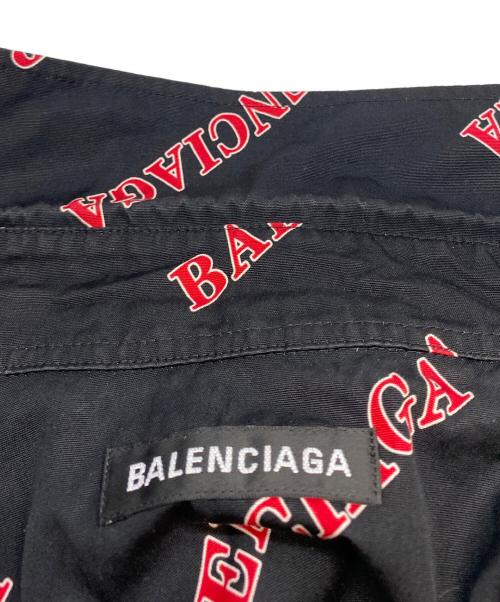 BALENCIAGA（バレンシアガ）BALENCIAGA (バレンシアガ) スポーティロゴ半袖ジップシャツ ブラック サイズ:37の古着・服飾アイテム