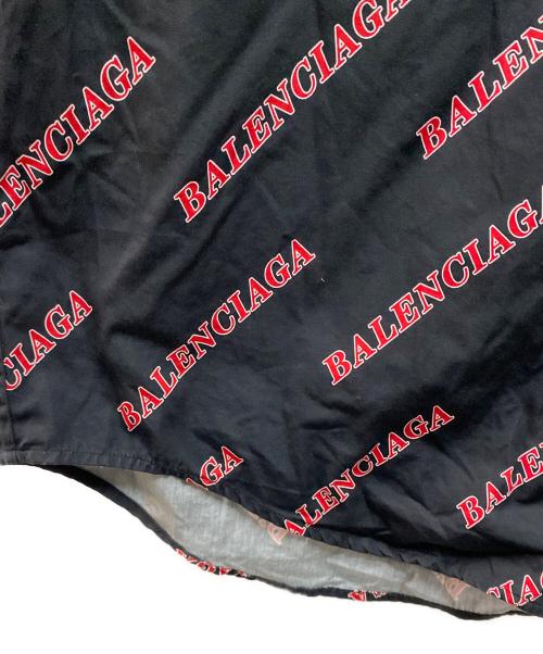 BALENCIAGA（バレンシアガ）BALENCIAGA (バレンシアガ) スポーティロゴ半袖ジップシャツ ブラック サイズ:37の古着・服飾アイテム