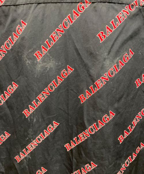 BALENCIAGA（バレンシアガ）BALENCIAGA (バレンシアガ) スポーティロゴ半袖ジップシャツ ブラック サイズ:37の古着・服飾アイテム