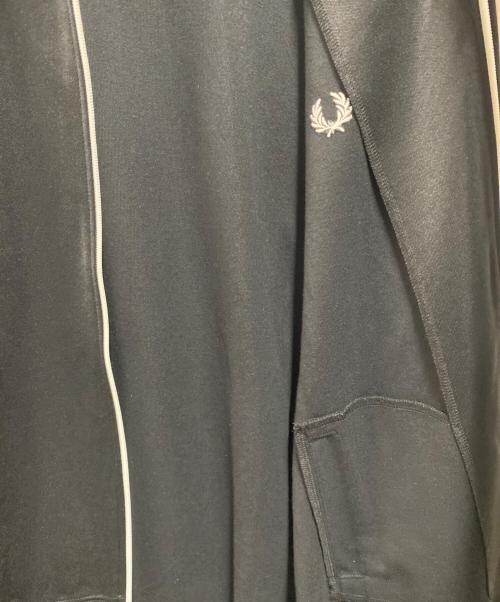 FRED PERRY（フレッドペリー）FRED PERRY (フレッドペリー) トラックジャケット J4620 ブラック サイズ:Ⅼの古着・服飾アイテム