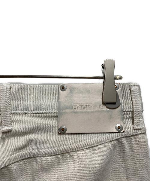 ISAMU KATAYAMA BACKLASH（イサムカタヤマ・バックラッシュ）ISAMU KATAYAMA BACKLASH (イサムカタヤマ・バックラッシュ) ホワイト デニム クラッシュ ホワイト サイズ:Ｍの古着・服飾アイテム