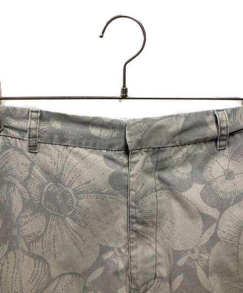 stussy（ステューシー）stussy (ステューシー) 00sフローラル柄ハーフパンツ グレー サイズ:36の古着・服飾アイテム
