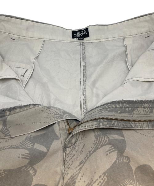 stussy（ステューシー）stussy (ステューシー) 00sフローラル柄ハーフパンツ グレー サイズ:36の古着・服飾アイテム