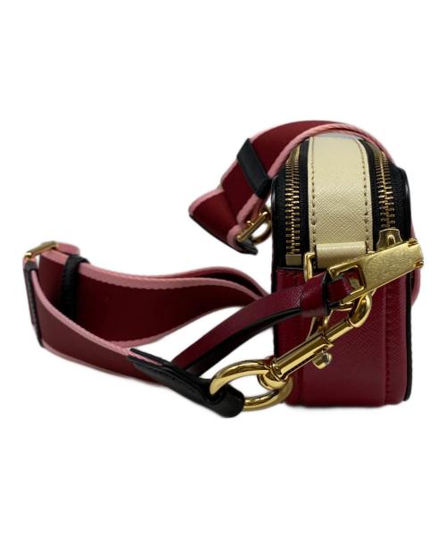 MARC JACOBS（マークジェイコブズ）MARC JACOBS (マークジェイコブス) スナップショットショルダーバッグ レッドの古着・服飾アイテム