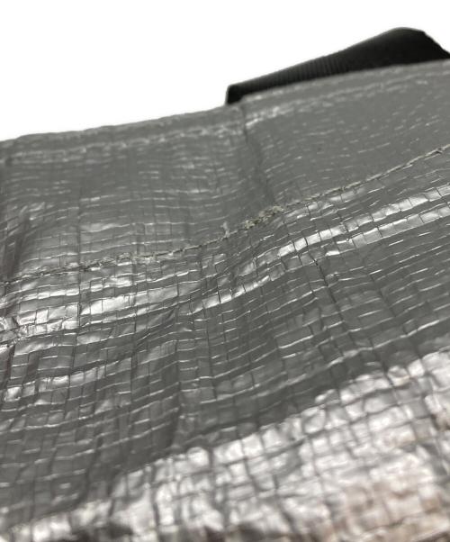 TIGHTBOOTH PRODUCTION（タイトブースプロダクション）TIGHTBOOTH PRODUCTION (タイトブースプロダクション) バッグ シルバーの古着・服飾アイテム