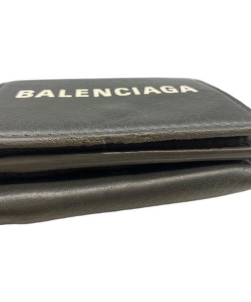 BALENCIAGA（バレンシアガ）BALENCIAGA (バレンシアガ) エブリデイ三つ折り財布 グレーの古着・服飾アイテム