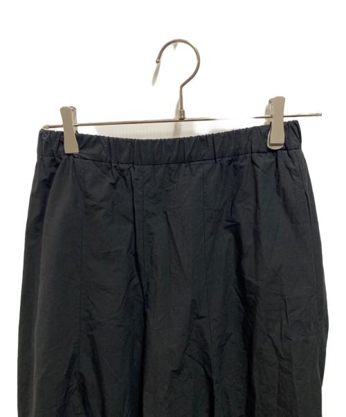 ENFOLD（エンフォルド）ENFOLD (エンフォルド) 25SS WAVE DRAPETROUSERS ブラック サイズ:38の古着・服飾アイテム