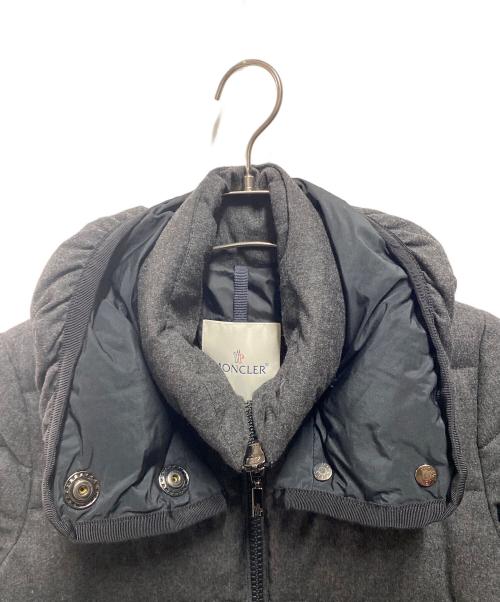 MONCLER（モンクレール）MONCLER (モンクレール) ダウンコート グレーの古着・服飾アイテム