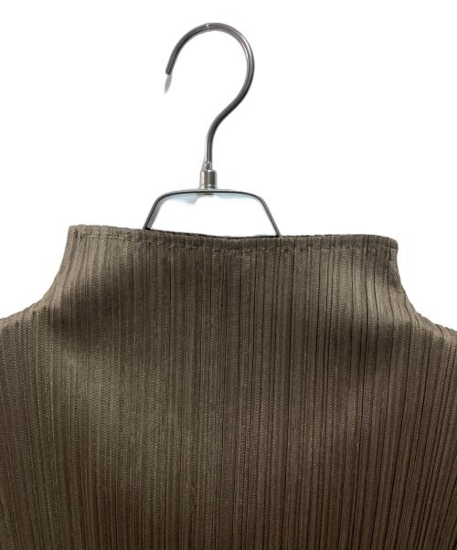 PLEATS PLEASE（プリーツプリーズ）PLEATS PLEASE (プリーツプリーズ) ハイネックプリーツカットソー ベージュ サイズ:3の古着・服飾アイテム