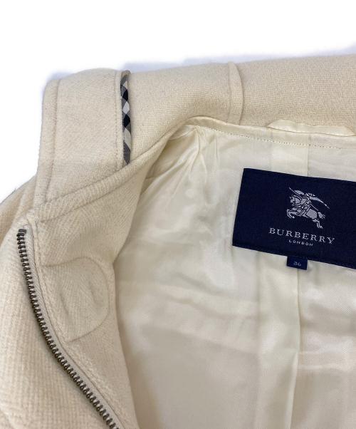 BURBERRY LONDON（バーバリーロンドン）BURBERRY LONDON (バーバリーロンドン) ダッフルコート ホワイト サイズ:36の古着・服飾アイテム