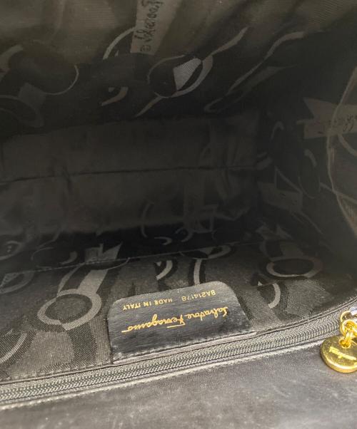 Salvatore Ferragamo（サルヴァトーレ フェラガモ）Salvatore Ferragamo (サルヴァトーレ フェラガモ) ヴァラリボンハンドバッグ ブラックの古着・服飾アイテム