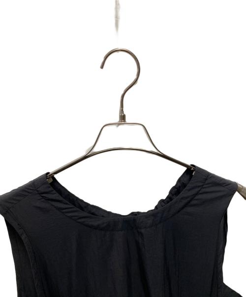 emmi atelier（エミアトリエ）emmi atelier (エミアトリエ) 24SS リサイクルナイロンギャザーワンピース ブラック サイズ:Ｍの古着・服飾アイテム