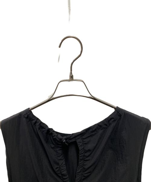 emmi atelier（エミアトリエ）emmi atelier (エミアトリエ) 24SS リサイクルナイロンギャザーワンピース ブラック サイズ:Ｍの古着・服飾アイテム