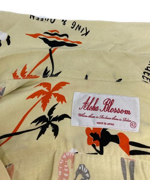 Aloha Blossom（アロハブロッサム）Aloha Blossom (アロハブロッサム) KING & QUEEN アロハシャツ ベージュ サイズ:42の古着・服飾アイテム