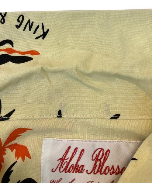 Aloha Blossom（アロハブロッサム）Aloha Blossom (アロハブロッサム) KING & QUEEN アロハシャツ ベージュ サイズ:42の古着・服飾アイテム