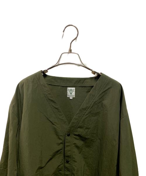 South2 West8（サウスツー ウエストエイト）South2 West8 (サウスツー ウエストエイト) V Neck Cardigan オリーブ サイズ:Ｍの古着・服飾アイテム