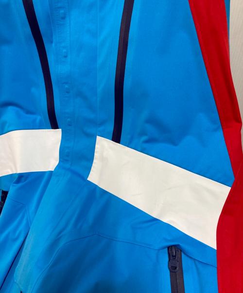 WHITE MOUNTAINEERING（ホワイトマウンテ二アニング）WHITE MOUNTAINEERING (ホワイトマウンテ二アニング) GORE-TEX CONTRASTED MOUNTAIN PARKA スカイブルー サイズ:2の古着・服飾アイテム