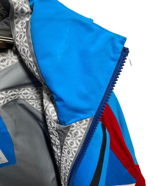 WHITE MOUNTAINEERING（ホワイトマウンテ二アニング）WHITE MOUNTAINEERING (ホワイトマウンテ二アニング) GORE-TEX CONTRASTED MOUNTAIN PARKA スカイブルー サイズ:2の古着・服飾アイテム