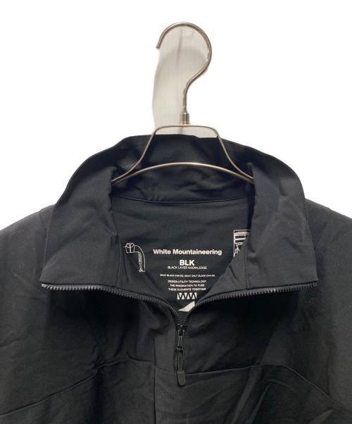 WHITE MOUNTAINEERING（ホワイトマウンテ二アニング）WHITE MOUNTAINEERING (ホワイトマウンテ二アニング) ハーフジッププルオーバーシャツ ブラックの古着・服飾アイテム