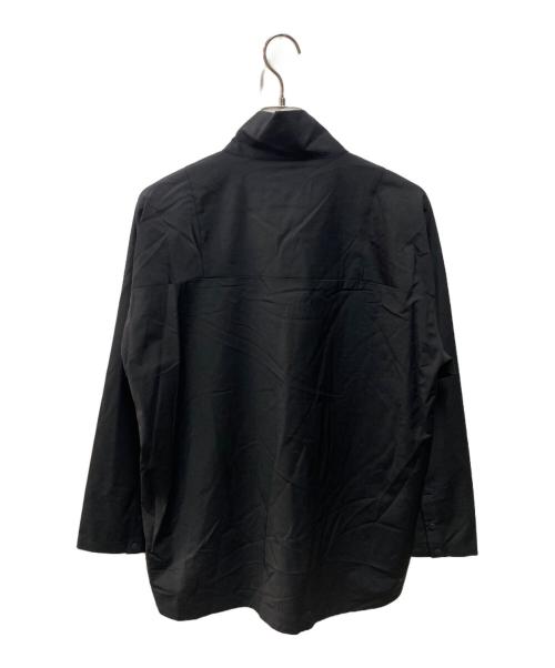 WHITE MOUNTAINEERING（ホワイトマウンテ二アニング）WHITE MOUNTAINEERING (ホワイトマウンテ二アニング) ハーフジッププルオーバーシャツ ブラックの古着・服飾アイテム