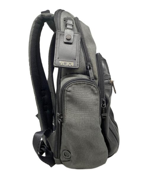 TUMI（トゥミ）TUMI (トゥミ) リュック グレーの古着・服飾アイテム