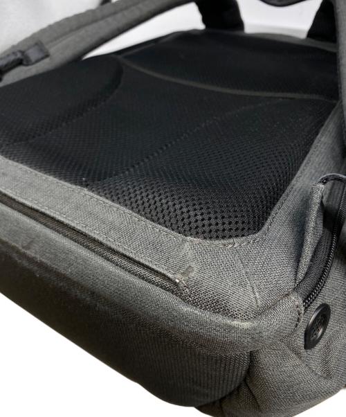 TUMI（トゥミ）TUMI (トゥミ) リュック グレーの古着・服飾アイテム