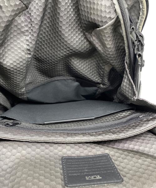 TUMI（トゥミ）TUMI (トゥミ) リュック グレーの古着・服飾アイテム