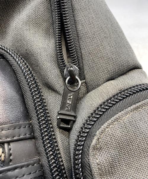 TUMI（トゥミ）TUMI (トゥミ) リュック グレーの古着・服飾アイテム