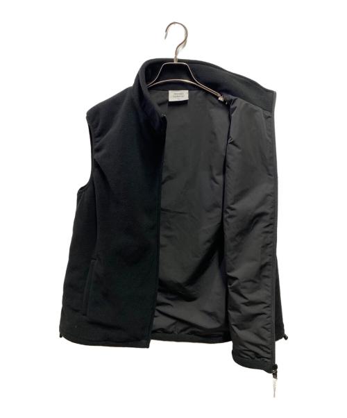 MERCEDES ANCHOR INC（メルセデス アンカー インク）MERCEDES ANCHOR INC (メルセデス アンカー インク) 25AW ロゴ刺繍フリースベスト ブラック サイズ:L 未使用品の古着・服飾アイテム