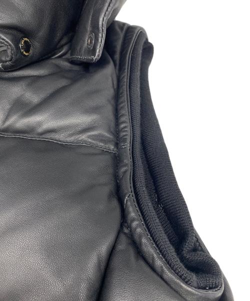 1piu1uguale3（ウノピュウノウグァーレトレ）1piu1uguale3 (ウノピュウノウグァーレトレ) DUVETICA (デュベティカ) ラムレザーダウンベスト ブラック サイズ:4の古着・服飾アイテム