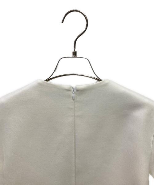 YOKO CHAN（ヨーコチャン）YOKO CHAN (ヨーコチャン) ティアードスリーブパールブラウス ホワイト サイズ:38の古着・服飾アイテム