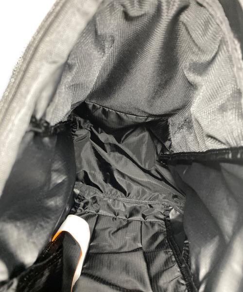 MYSTERY RANCH（ミステリーランチ）MYSTERY RANCH (ミステリーランチ) IN&OUT 18 バックパック ブラックの古着・服飾アイテム