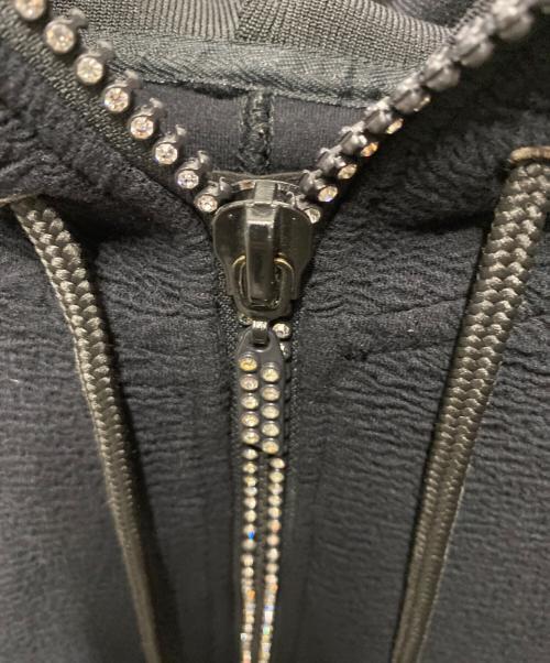 1PIU1UGUALE3 RELAX（ウノピゥウノウグァーレトレ リラックス）1PIU1UGUALE3 RELAX (ウノピゥウノウグァーレトレ リラックス) ラインストーンジップスウェットパーカー ブラック サイズ:Lの古着・服飾アイテム