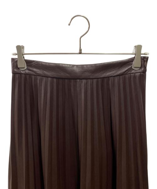 HUGO BOSS（ヒューゴ ボス）HUGO BOSS (ヒューゴ ボス) フェイクレザー プリッセプリーツ ブラウン サイズ:38 未使用品の古着・服飾アイテム