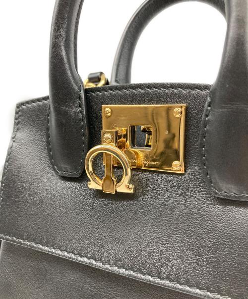 Salvatore Ferragamo（サルヴァトーレ フェラガモ）Salvatore Ferragamo (サルヴァトーレ フェラガモ) STUDIO BAG MICRO ブラックの古着・服飾アイテム