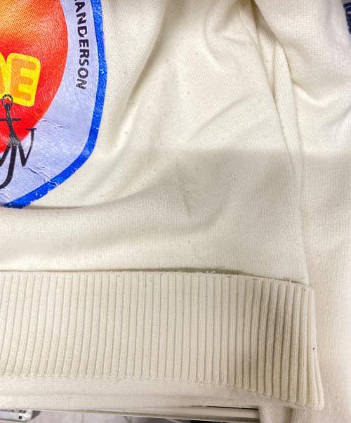 J.W.ANDERSON（ジェイダブリューアンダーソン）J.W.ANDERSON (ジェイダブリューアンダーソン) Eat Me Print Knit Jumper ベージュ サイズ:Ｍの古着・服飾アイテム