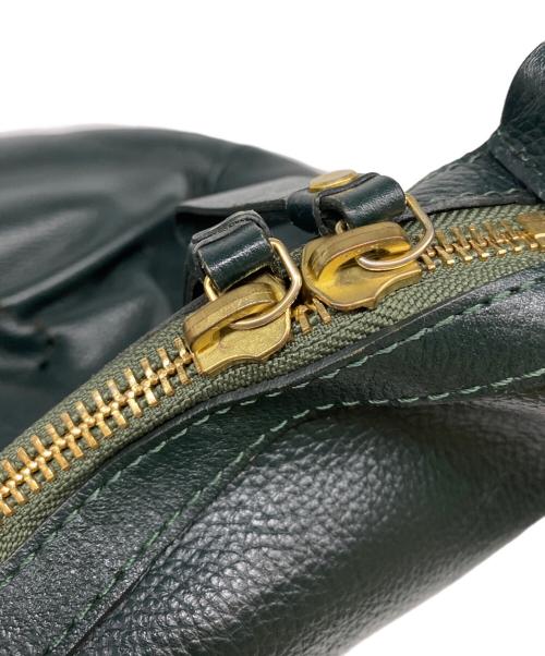 Vivienne Westwood（ヴィヴィアンウエストウッド）Vivienne Westwood (ヴィヴィアンウエストウッド) パンチングオーブショルダーバッグ グリーンの古着・服飾アイテム