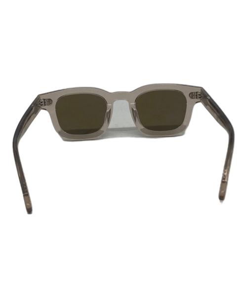 akila（アキラ）akila (アキラ) サングラス ベージュの古着・服飾アイテム