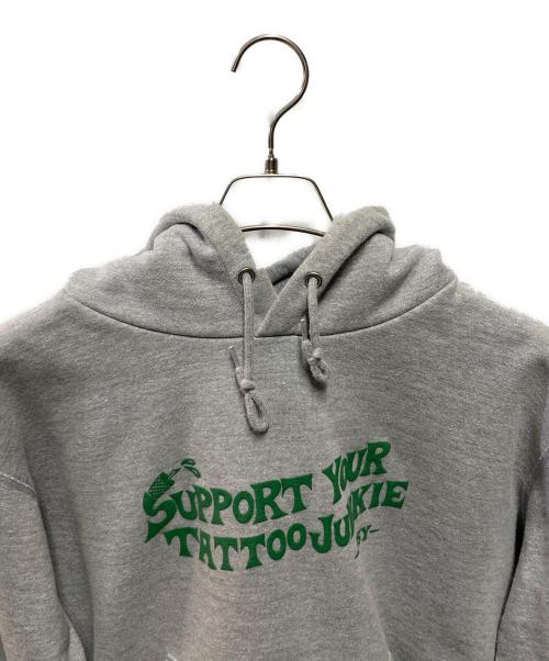 TATTOO STUDIO YAMADA（タトゥースタジオヤマダ）TATTOO STUDIO YAMADA (タトゥースタジオヤマダ) TATTOO JUNKIE HEAVY WEIGHT HOODIE グレー サイズ:Lの古着・服飾アイテム