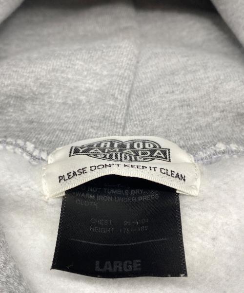 TATTOO STUDIO YAMADA（タトゥースタジオヤマダ）TATTOO STUDIO YAMADA (タトゥースタジオヤマダ) TATTOO JUNKIE HEAVY WEIGHT HOODIE グレー サイズ:Lの古着・服飾アイテム