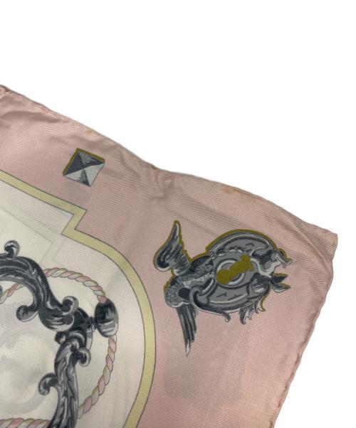 HERMES（エルメス）HERMES (エルメス) シルクスカーフ ピンク×ホワイトの古着・服飾アイテム