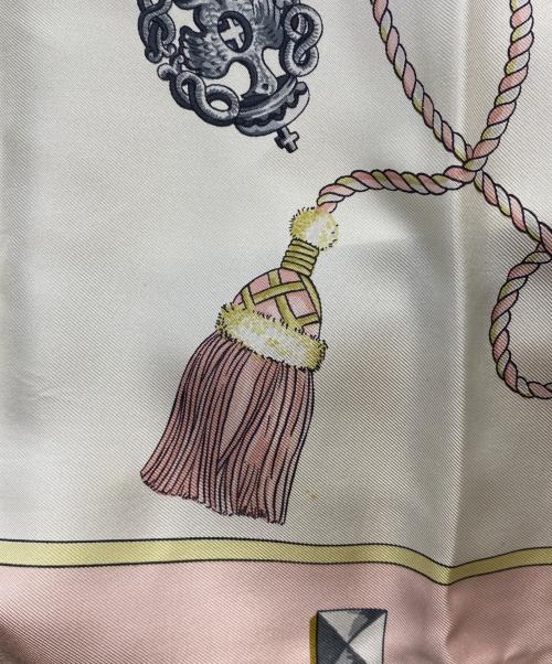 HERMES（エルメス）HERMES (エルメス) シルクスカーフ ピンク×ホワイトの古着・服飾アイテム