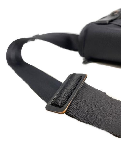 PORTER（ポーター）PORTER (ポーター) HEAT ショルダーバッグ ブラックの古着・服飾アイテム