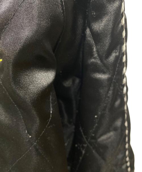 JohnUNDERCOVER（ジョンアンダーカバー）JohnUNDERCOVER (ジョンアンダーカバー) スカル刺繍キルティングスカジャン ブラック サイズ:3の古着・服飾アイテム